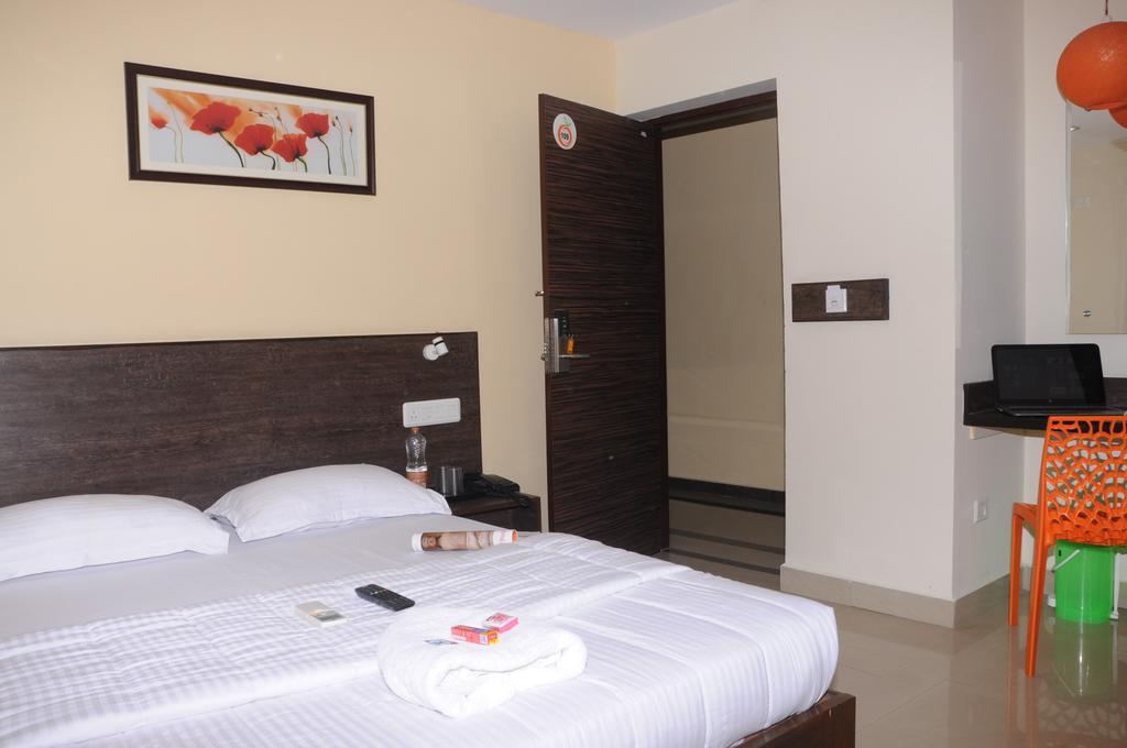 Orange Inn, Manapakkam チェンナイ 部屋 写真
