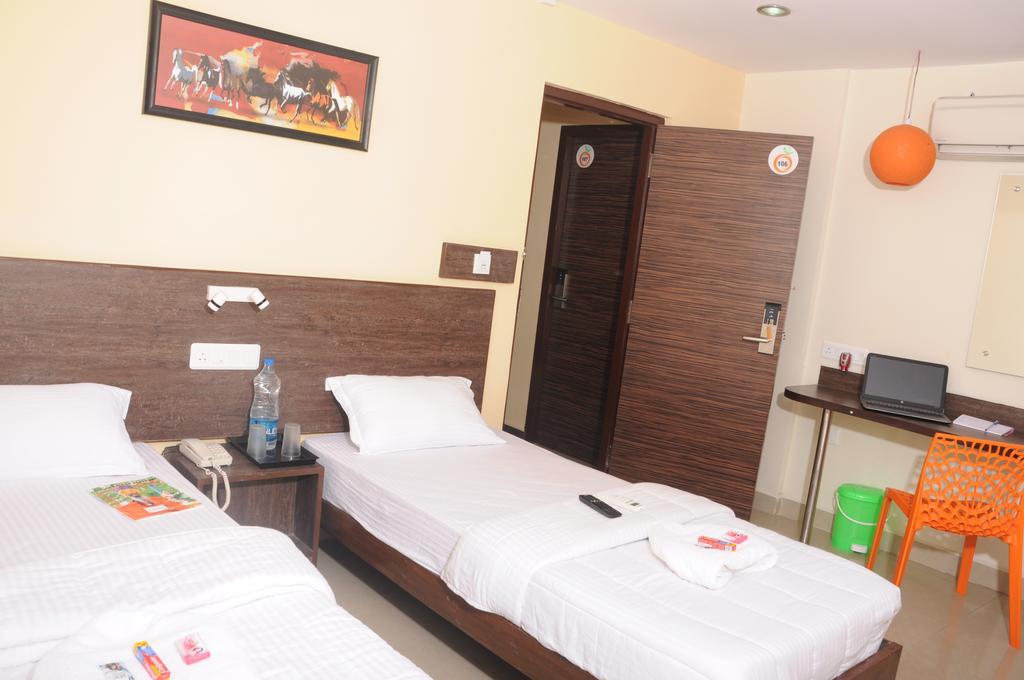 Orange Inn, Manapakkam チェンナイ エクステリア 写真