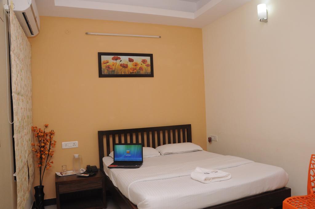 Orange Inn, Manapakkam チェンナイ 部屋 写真