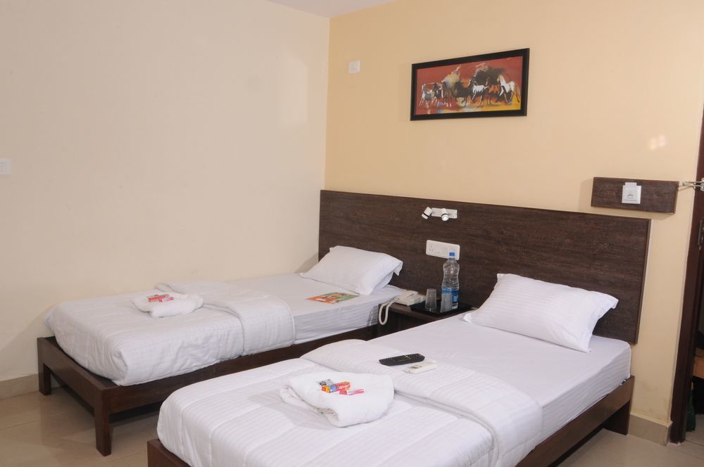 Orange Inn, Manapakkam チェンナイ エクステリア 写真